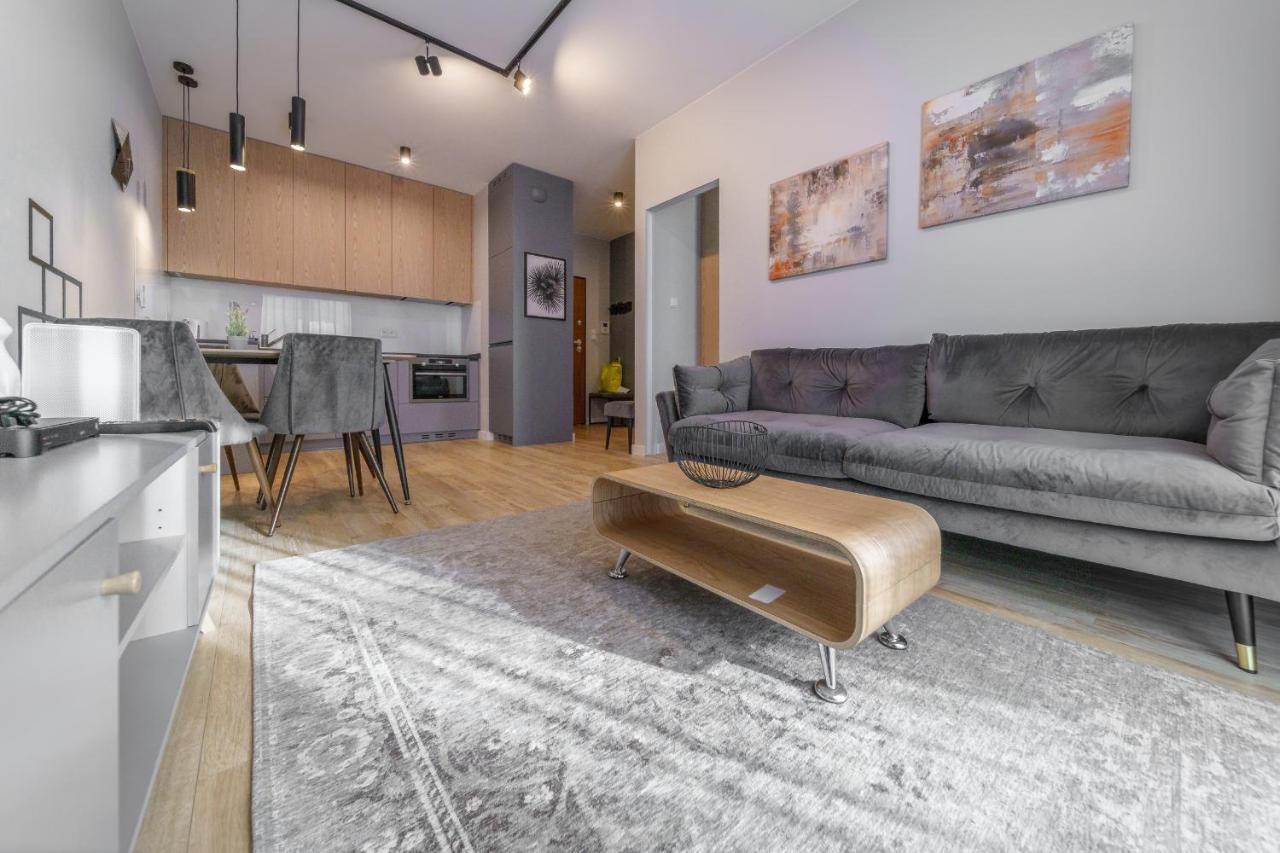 Bright And Charming- Golden Apartments- City Center&S18 Warszawa Exteriör bild